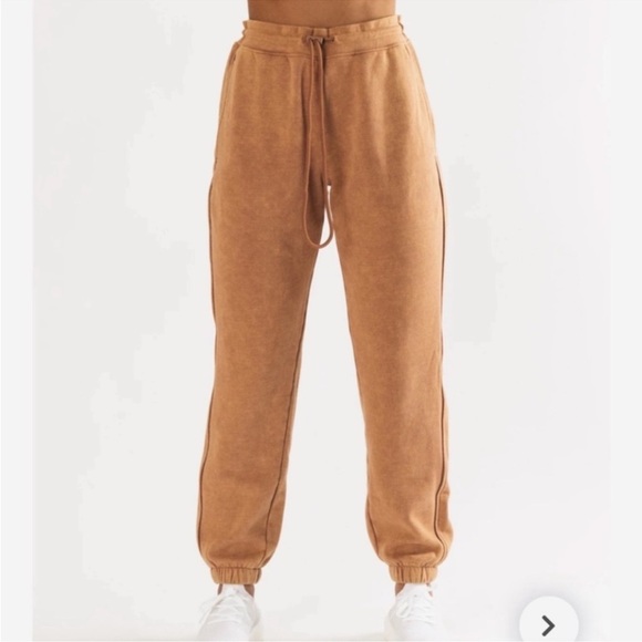 Alphalete Essential Oversized Acid Wash Drawstring Joggers NWT - Picture 2 of 9